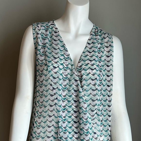 CABi green sleeveless top with sz Small - Picture 2 of 8